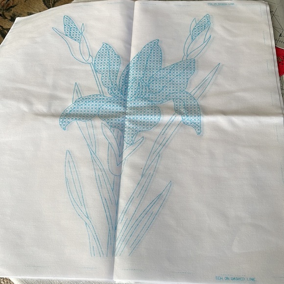 Jack Dempsey (2003) 18” quilt squares (6), item 732, pattern #274, Iris - Picture 3 of 11